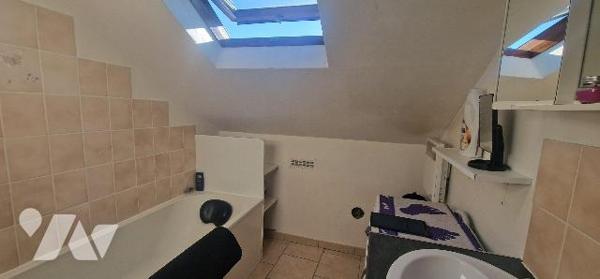 Immeuble de rapport sur la commune de CONDE SUR ESCAUT comprenant 3 logements : Un appartement ...