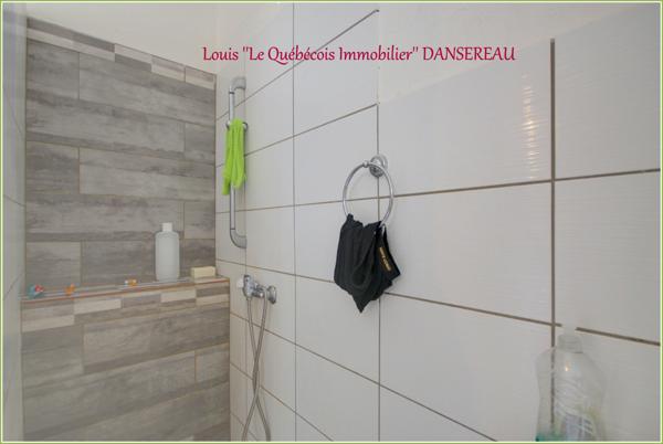 Marseille (13015) ** Possibilité vente à terme libre ** Rénové en 2020: Immeuble 2 x T3 au calme, cour, dépendances