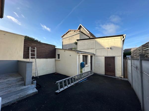 Maison de ville avec extérieur