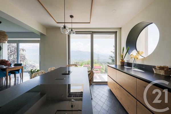 Maison à vendre  8 pièces - 256 m 2   CORENC  - 38