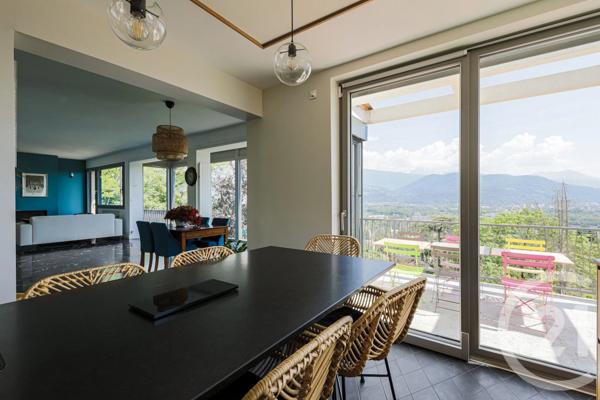 Maison à vendre  8 pièces - 256 m 2   CORENC  - 38