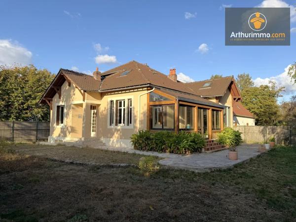 Vente                                                      Maison
                        
                     7 pièces                      137 m2                     à Compiègne