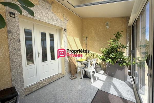 Belle propriété T7 de 231m², terrain de 6905m² avec un étang aux Richards 63780 à vendre