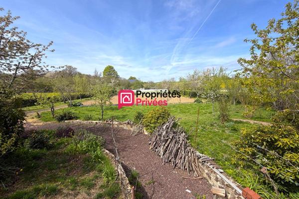 Belle propriété T7 de 231m², terrain de 6905m² avec un étang aux Richards 63780 à vendre
