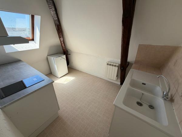 APPARTEMENT - STUDIO à LOUER