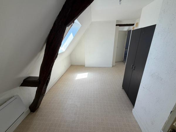 APPARTEMENT - STUDIO à LOUER