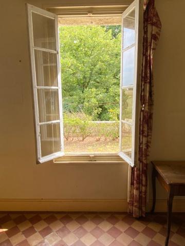 Rare château historique à Montagne Saint Emilion 2500 m2 Ecuries, sellerie, chais