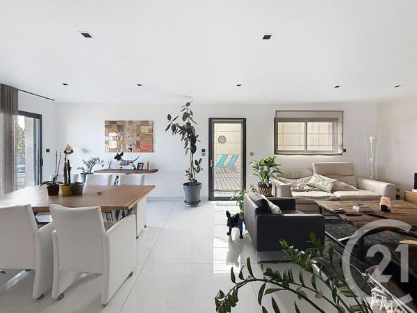 Maison à vendre  6 pièces - 160 m 2   CLERMONT FERRAND  - 63