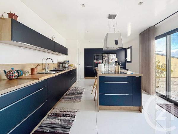 Maison à vendre  6 pièces - 160 m 2   CLERMONT FERRAND  - 63