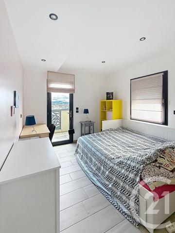 Maison à vendre  6 pièces - 160 m 2   CLERMONT FERRAND  - 63