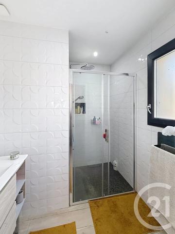 Maison à vendre  6 pièces - 160 m 2   CLERMONT FERRAND  - 63