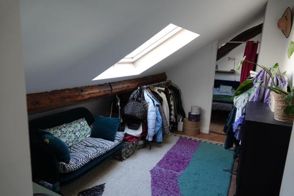 Paris (75002) Duplex dernier étage avec terrasse potentielle.