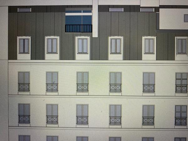 Paris (75002) Duplex dernier étage avec terrasse potentielle.