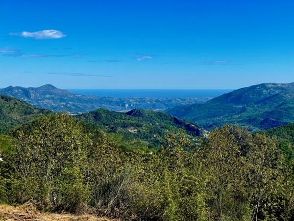 Gilette (06830) Pour les amoureux de la nature avec une vue panoramique mer et montagne