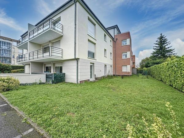 Charmant appartement en rez-de-jardin de 3 pièces avec 2 places de stationnement privatifs