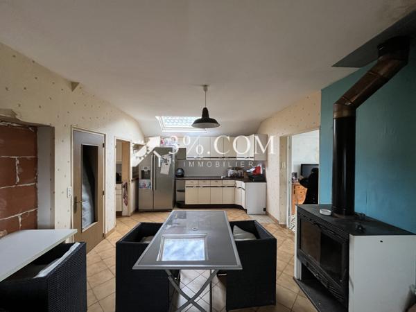 Maison 5 pièce(s) 2 chambre(s) 200 m²