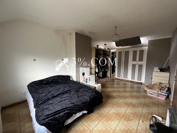 Maison 5 pièce(s) 2 chambre(s) 200 m²