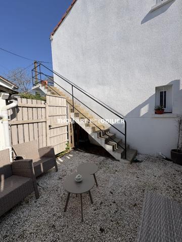 44120 VERTOU Appartement Vertou 2 pièce(s) 41.5 m2 + Cour + Garage rangement Proche bords de Sèvre.