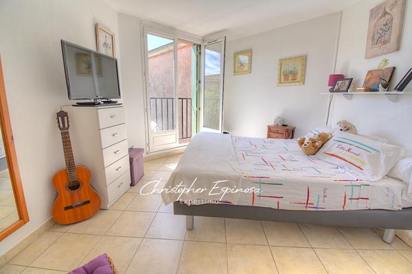 Antibes (06600) Antibes, villa jumelée de 88m2, terrain de 180m2, garage et parking privé.