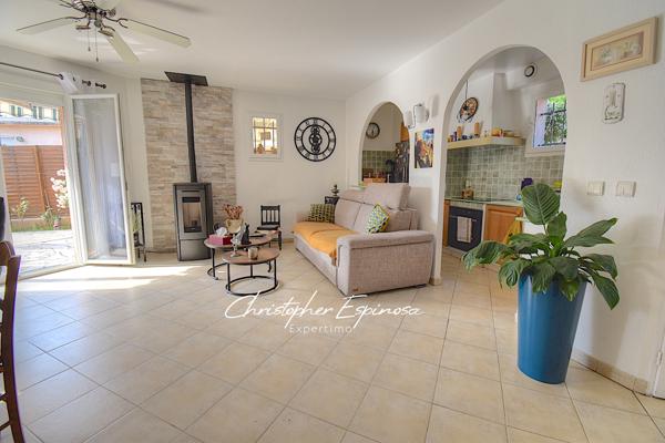 Antibes (06600) Antibes, villa jumelée de 88m2, terrain de 180m2, garage et parking privé.