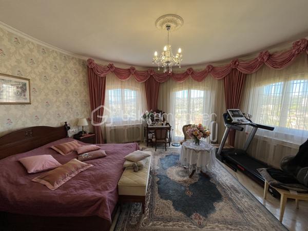 Maison en pierre de 256 m²