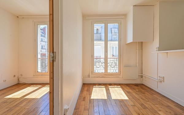 Appartement à vendre    2 pièces • 24,20 m2 Paris 10