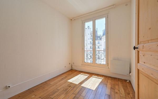 Appartement à vendre    2 pièces • 24,20 m2 Paris 10