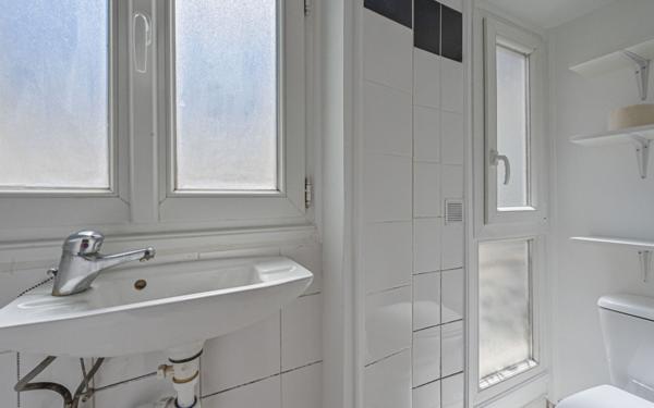 Appartement à vendre    2 pièces • 24,20 m2 Paris 10