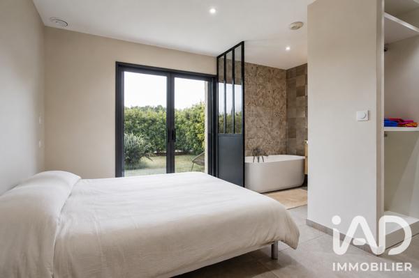 Maison à vendre 6 pièces 142 m² Rochefort-du-Gard