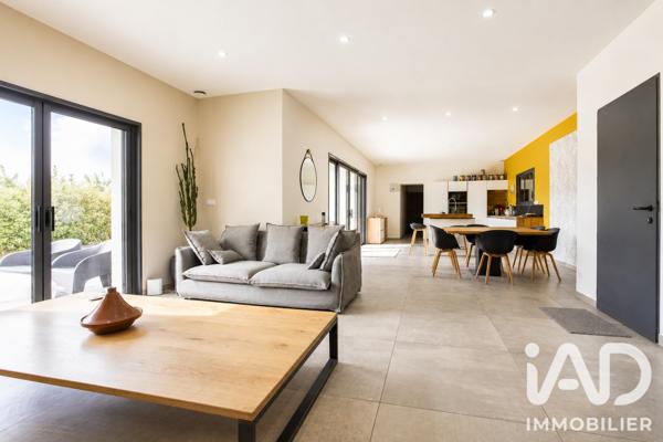 Maison à vendre 6 pièces 142 m² Rochefort-du-Gard