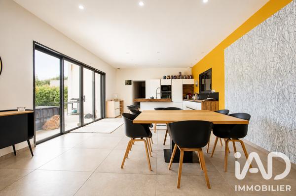 Maison à vendre 6 pièces 142 m² Rochefort-du-Gard