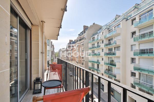 Appartement 4 pièces avec balcon PARIS 15 - Convention