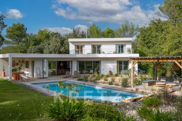 Magnifique villa d’architecte  au cœur de la pinède