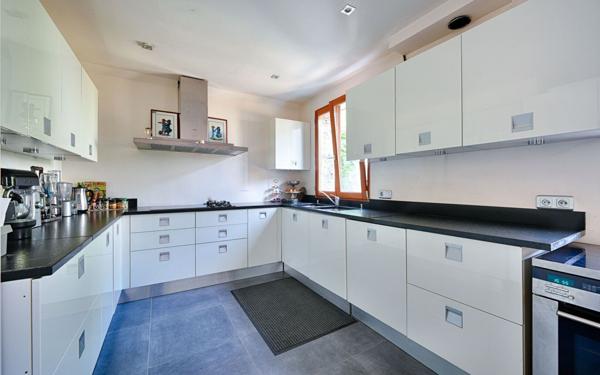 Maison à vendre    5 pièces • 120,84 m2 Joinville-le-Pont