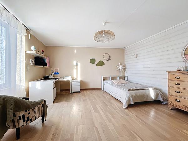 A vendre - Maison non mitoyenne de 218 m², 4 chambres, avec jardin (terrain de 850 m²) et garage "Les Ponts de Cé / Proche La Pyramide"