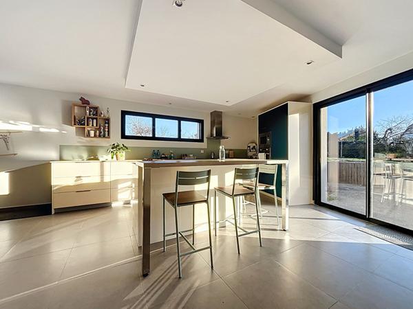 A vendre - Maison non mitoyenne de 218 m², 4 chambres, avec jardin (terrain de 850 m²) et garage "Les Ponts de Cé / Proche La Pyramide"