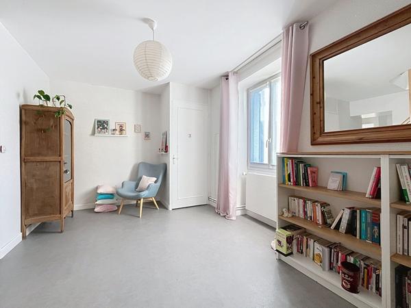 A vendre - Maison non mitoyenne de 218 m², 4 chambres, avec jardin (terrain de 850 m²) et garage "Les Ponts de Cé / Proche La Pyramide"