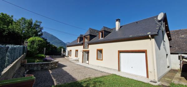Maison
         5 pièces
        - 162 m²