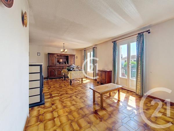 Maison à vendre  5 pièces - 181,02 m2 ST MARTIN DE CRAU - 13