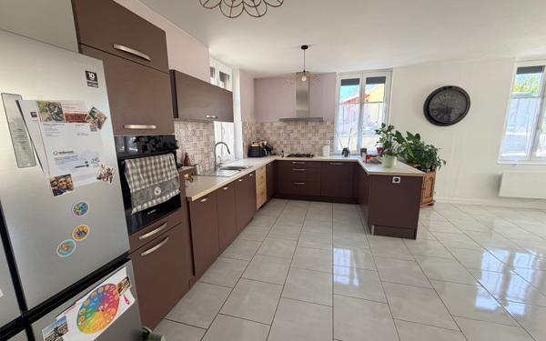 Maison à vendre    4 pièces • 145 m2 Vassincourt