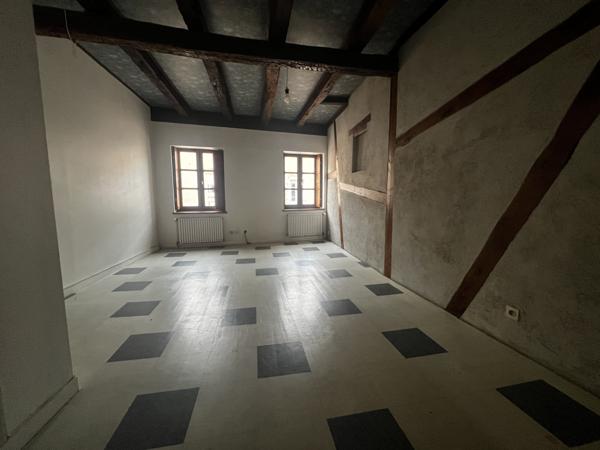 Villars-les-Dombes (01330) MAISON DE VILLAGE+EXTERIEUR