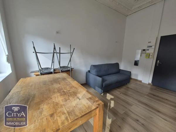 Appartement à louer 1 pièce 17.4m² Saint-Amand-les-Eaux (59230)