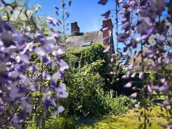 Située dans les Hauteurs d'Agon-Coutainville, à quelques pas du bourg et des commerces, cette m...
