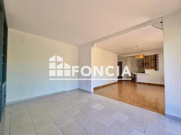 Location Appartement 6 pièces 99.52 m² - La Garde 83130