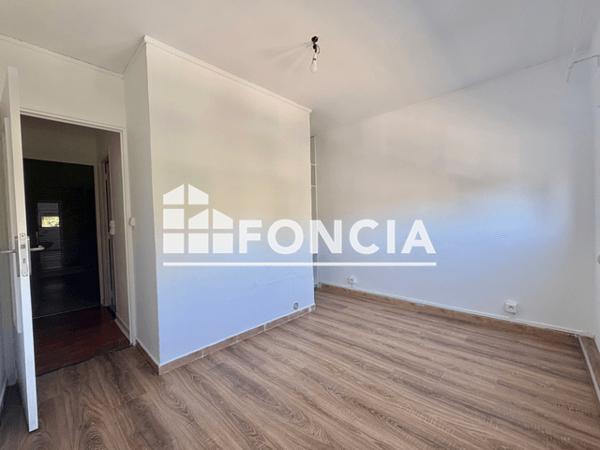 Location Appartement 6 pièces 99.52 m² - La Garde 83130