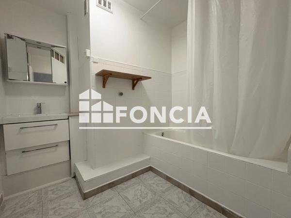 Location Appartement 6 pièces 99.52 m² - La Garde 83130