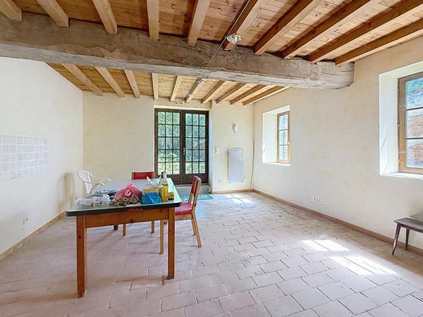 Maison 110m2, 2 chambres, combles aménageables, dépendance, terrain 540m2