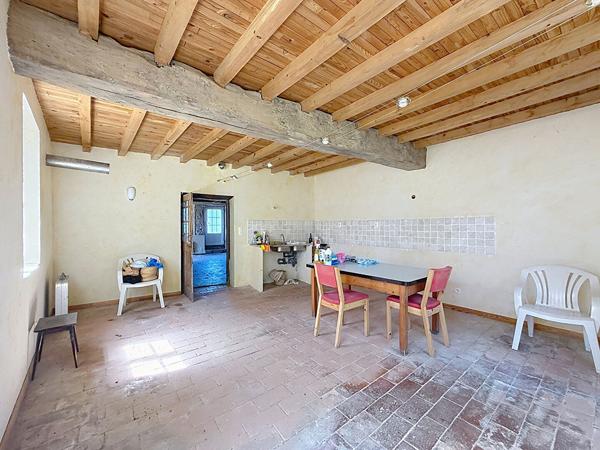 Maison 110m2, 2 chambres, combles aménageables, dépendance, terrain 540m2