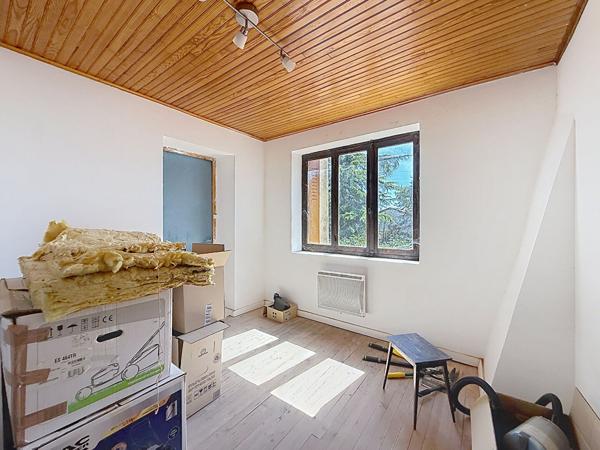 Maison 110m2, 2 chambres, combles aménageables, dépendance, terrain 540m2