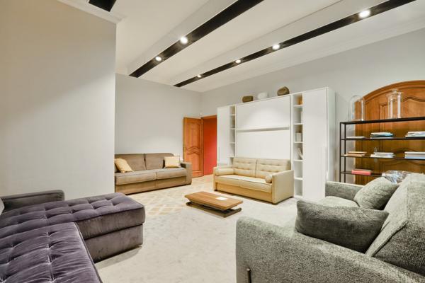 Local commercial de Prestige à deux pas du Triangle d'Or